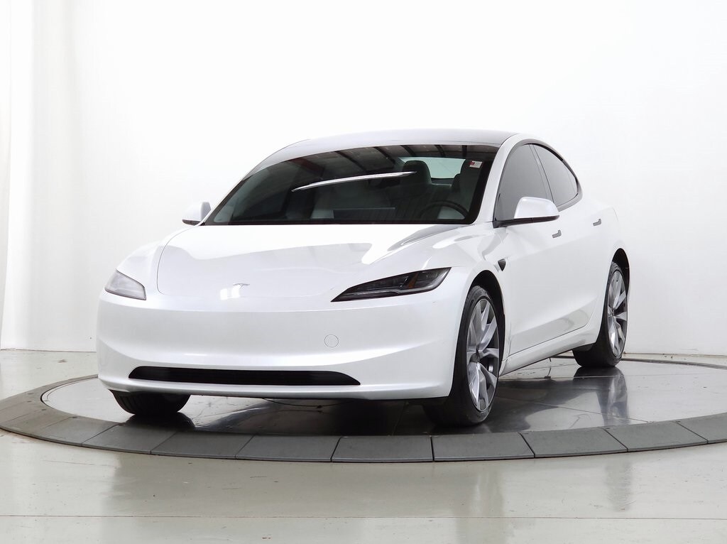 2025 Tesla Model 3 Long Range photo 3