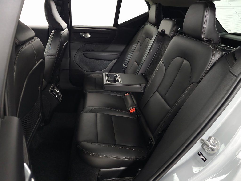 2026 Volvo XC40 Ultra - Photo 27