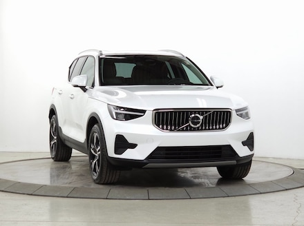 2025 Volvo XC40 B5 Core Bright Theme SUV
