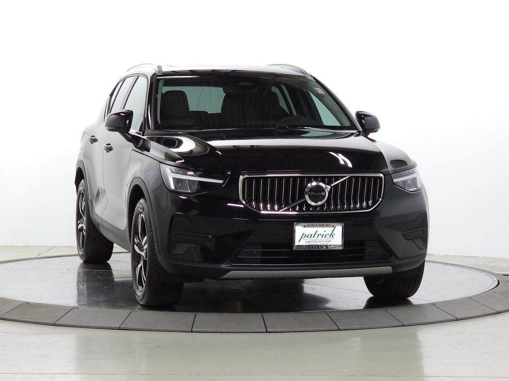 2025 Volvo XC40 B5 Core Bright AWD's photo