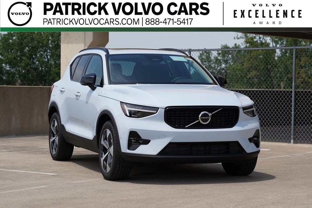 New 2026 Volvo XC40 B5 Plus SUV