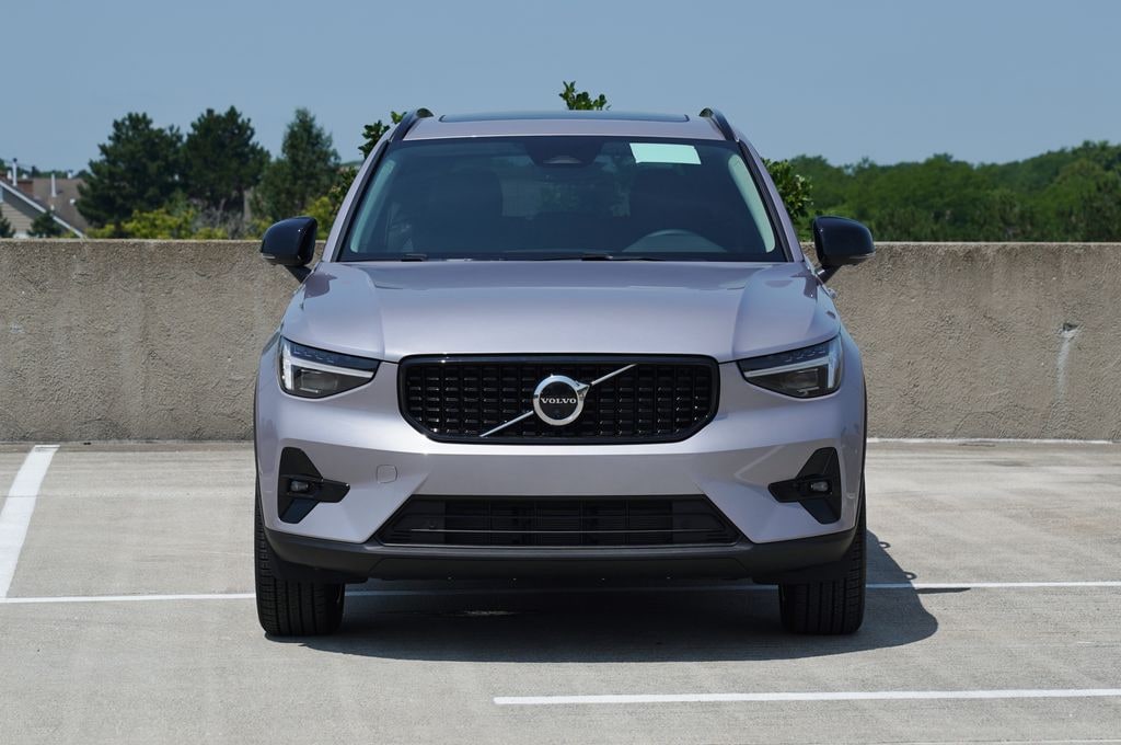 New 2026 Volvo XC40 B5 Plus SUV