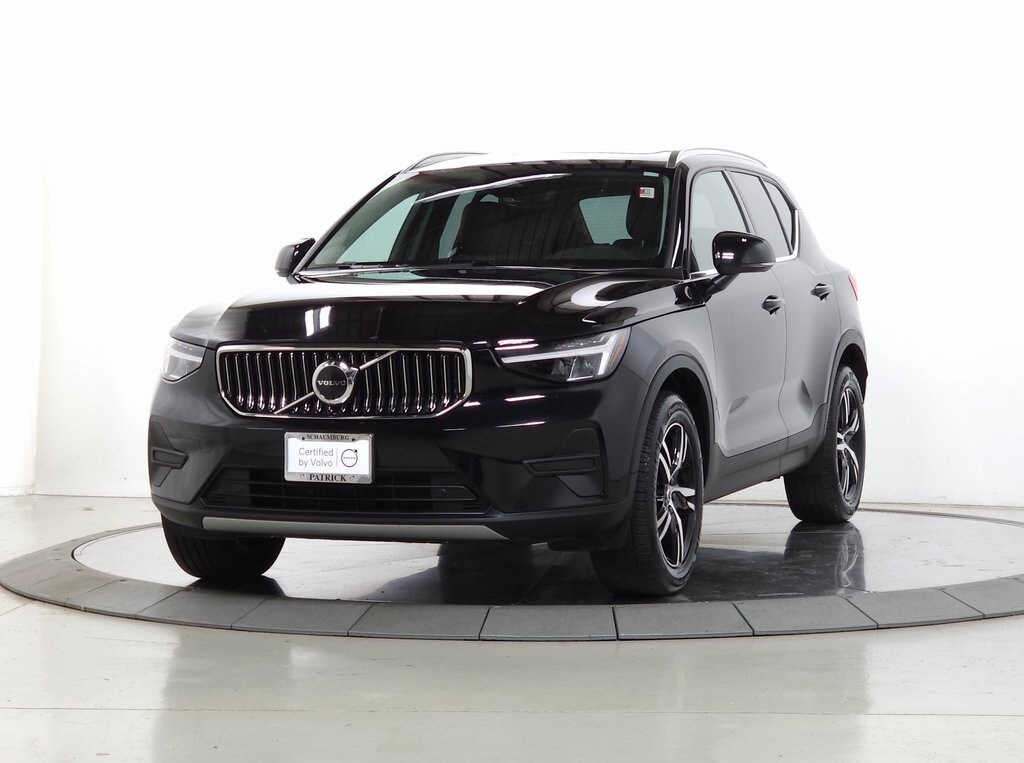 2025 Volvo XC40 Core photo 2