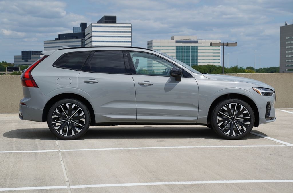 New 2026 Volvo XC60 B5 Ultra SUV