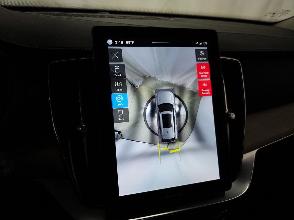 2025 Volvo XC90 Plus - Photo 24