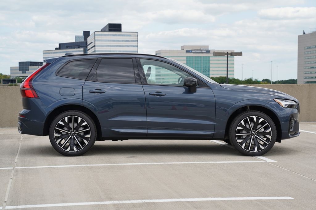 New 2026 Volvo XC60 B5 Ultra SUV