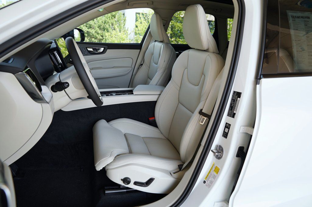 2026 Volvo XC60 Ultra - Photo 10