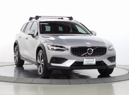 2025 Volvo V60 Cross Country B5 Plus AWD Wagon