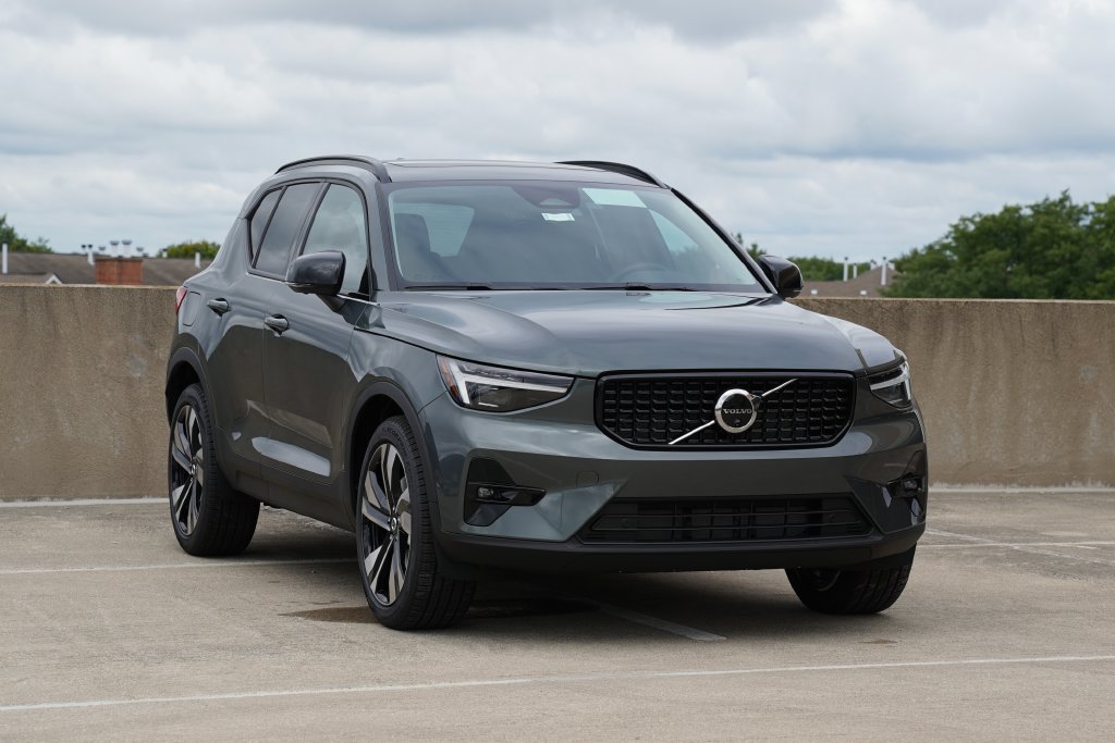 2026 Volvo XC40 B5 Ultra AWD SUV