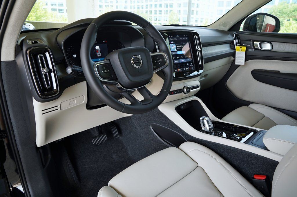 2026 Volvo XC40 Ultra - Photo 11