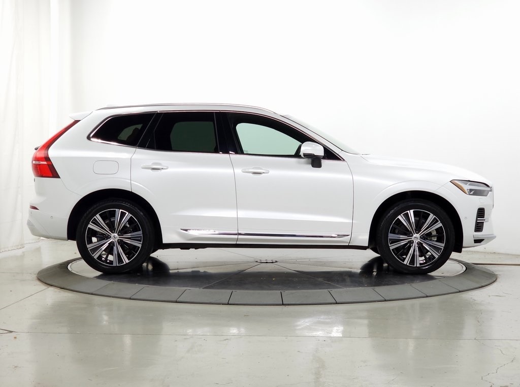 2022 Volvo XC60 Recharge Plug-In Hybrid eAWD Inscription 11