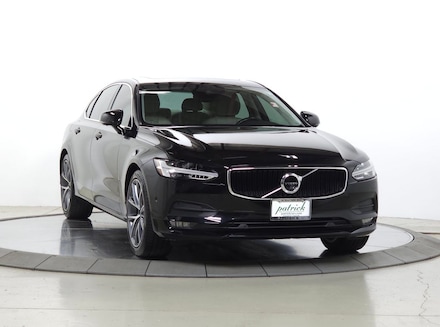 2018 Volvo S90 T5 FWD Momentum Sedan