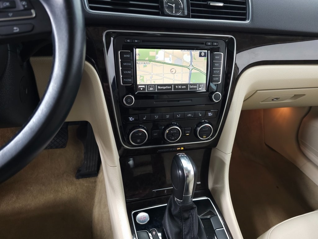 2014 Volkswagen Passat 2.0L TDI SEL Premium 20