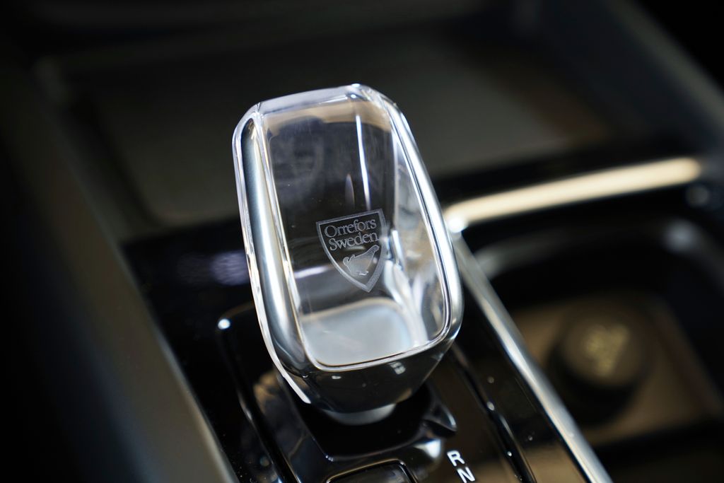 2026 Volvo XC60 Plus - Photo 22