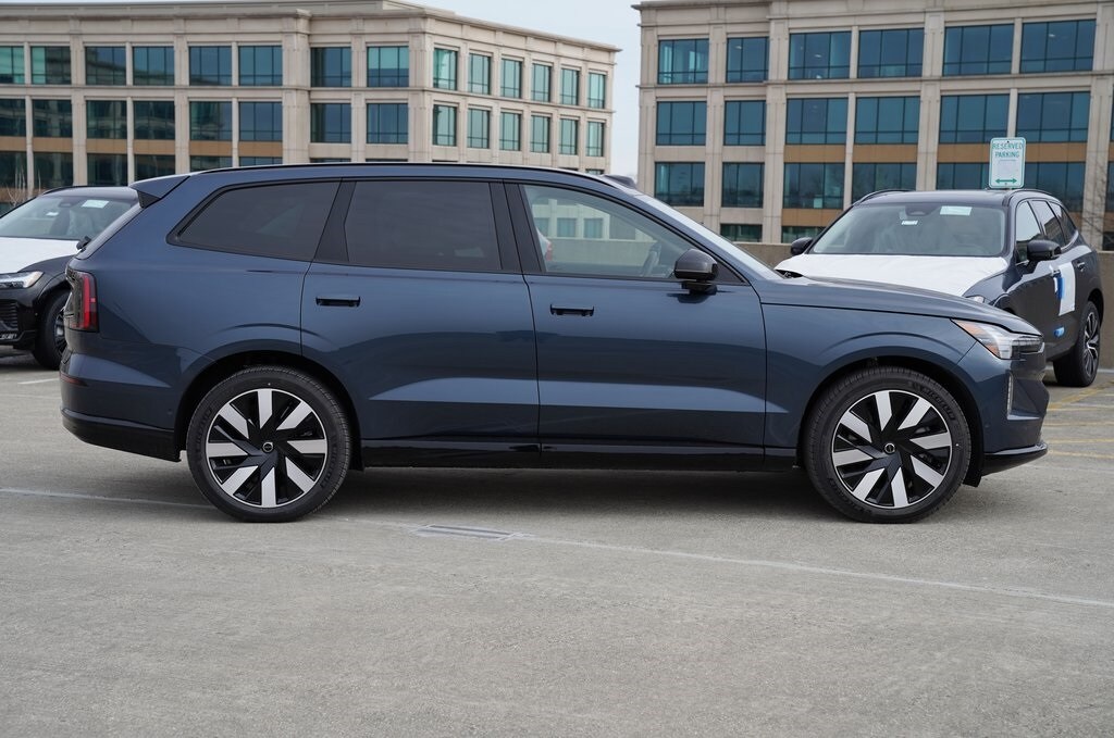 2025 Volvo EX90 Twin Motor Performance Ultra photo 2