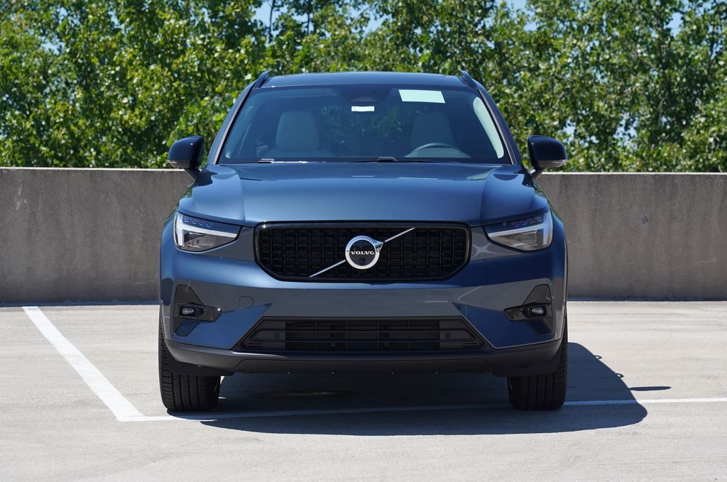 New 2026 Volvo XC40 B5 Ultra SUV