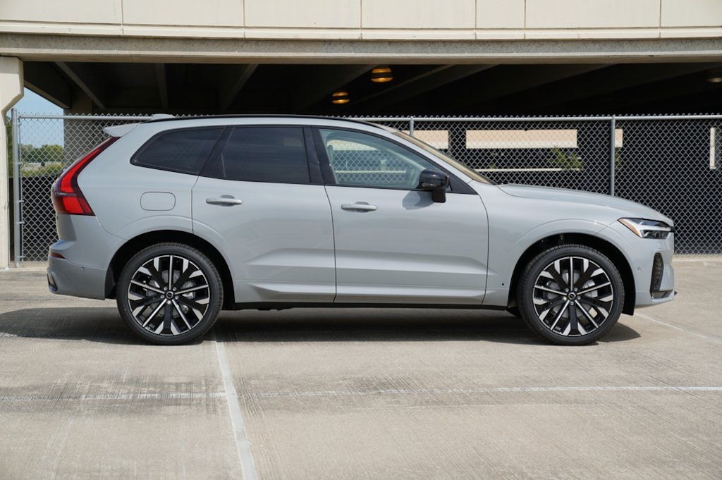 New 2026 Volvo XC60 B5 Ultra SUV