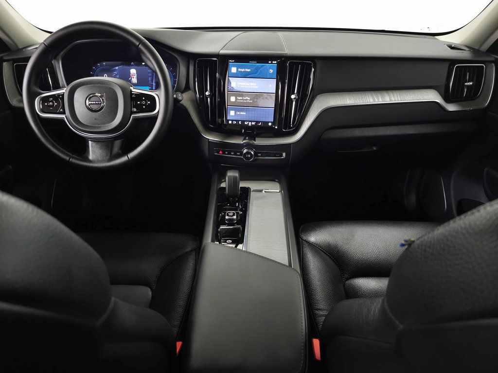 2025 Volvo XC60 Plus - Photo 9