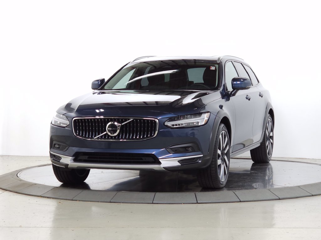 Certified 2025 Volvo V90 Cross Country B6 Ultra Wagon