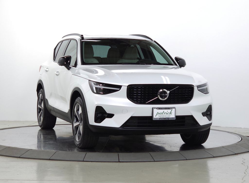 2026 Volvo XC40