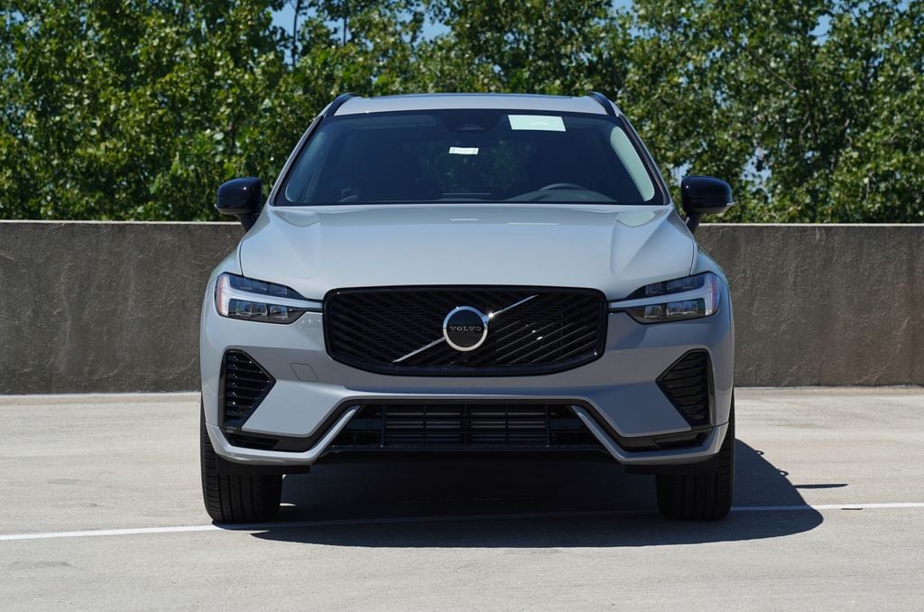 New 2026 Volvo XC60 plug-in hybrid T8 Core SUV