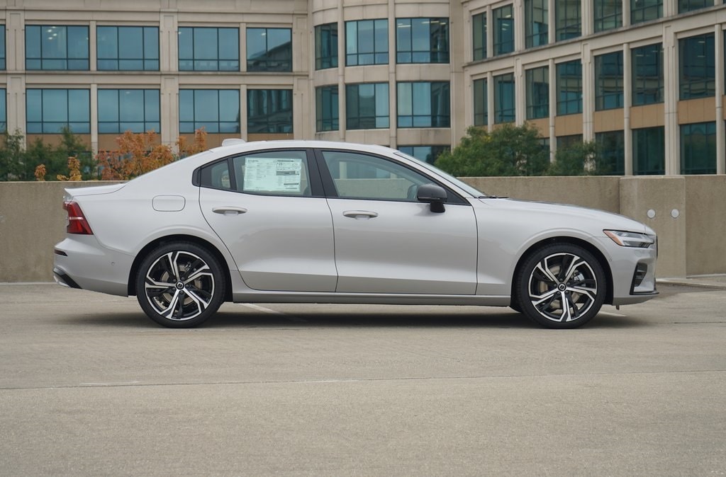 New 2024 Volvo S60 B5 Plus Dark Sedan in Schaumburg, IL Near Hoffman