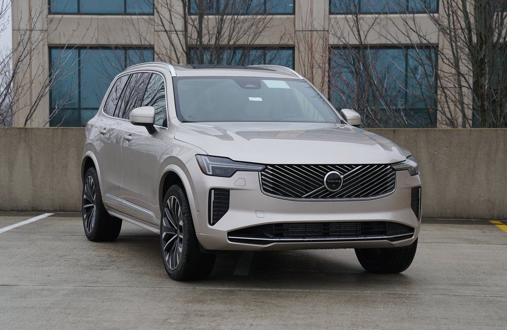 2026 Volvo XC90 T8 Recharge Plus Bright 7-Seat 4WD's photo