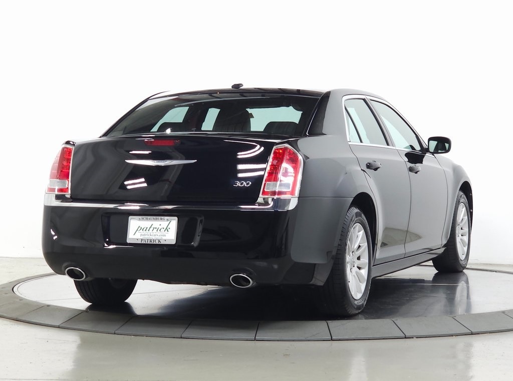 2014 Chrysler 300 Base 8