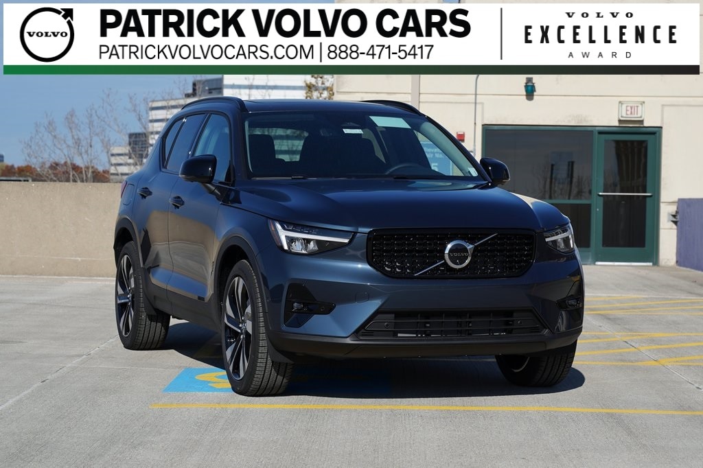 New 2026 Volvo XC40 B5 Plus SUV