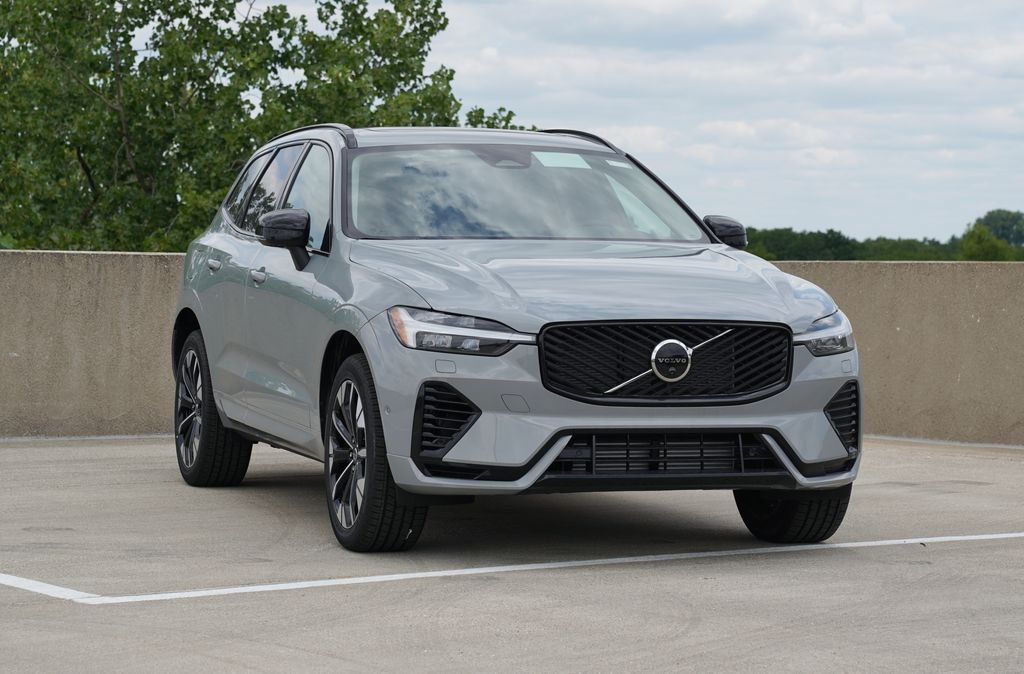 2026 Volvo XC60 plug-in hybrid T8 Plus eAWD SUV