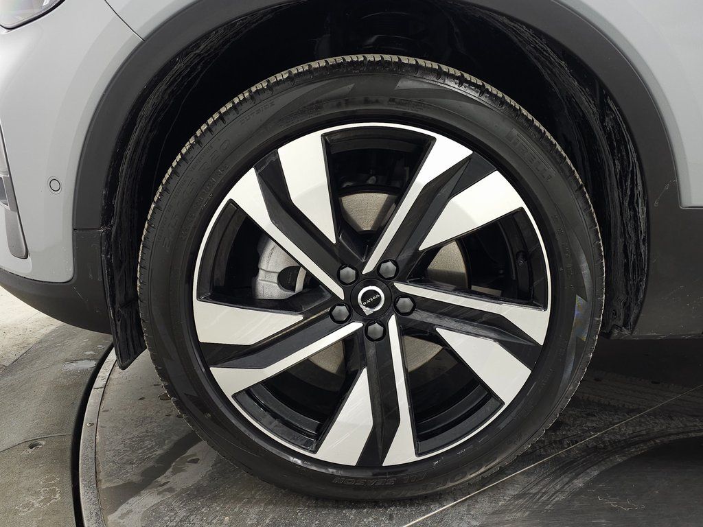 2026 Volvo XC40 Ultra - Photo 8