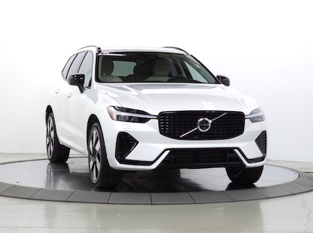 2025 Volvo XC60 plug-in hybrid T8 Plus SUV