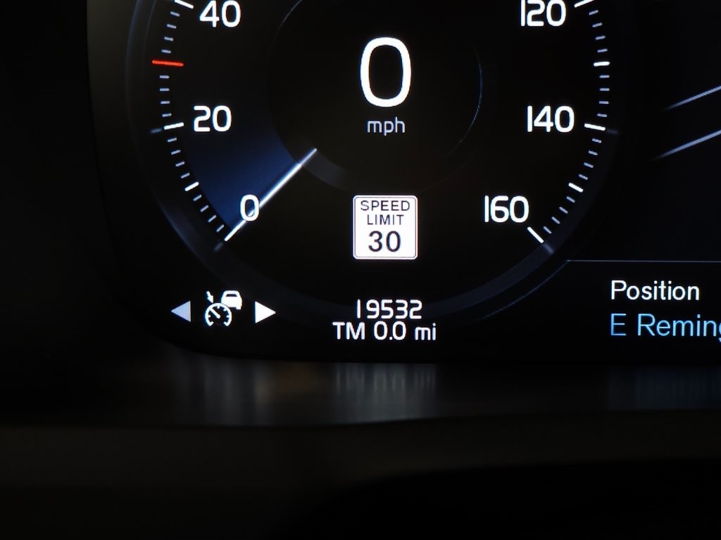 2022 Volvo XC90 T6 AWD Momentum 7 Seater 24