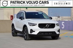2026 Volvo XC40 B5 Core SUV