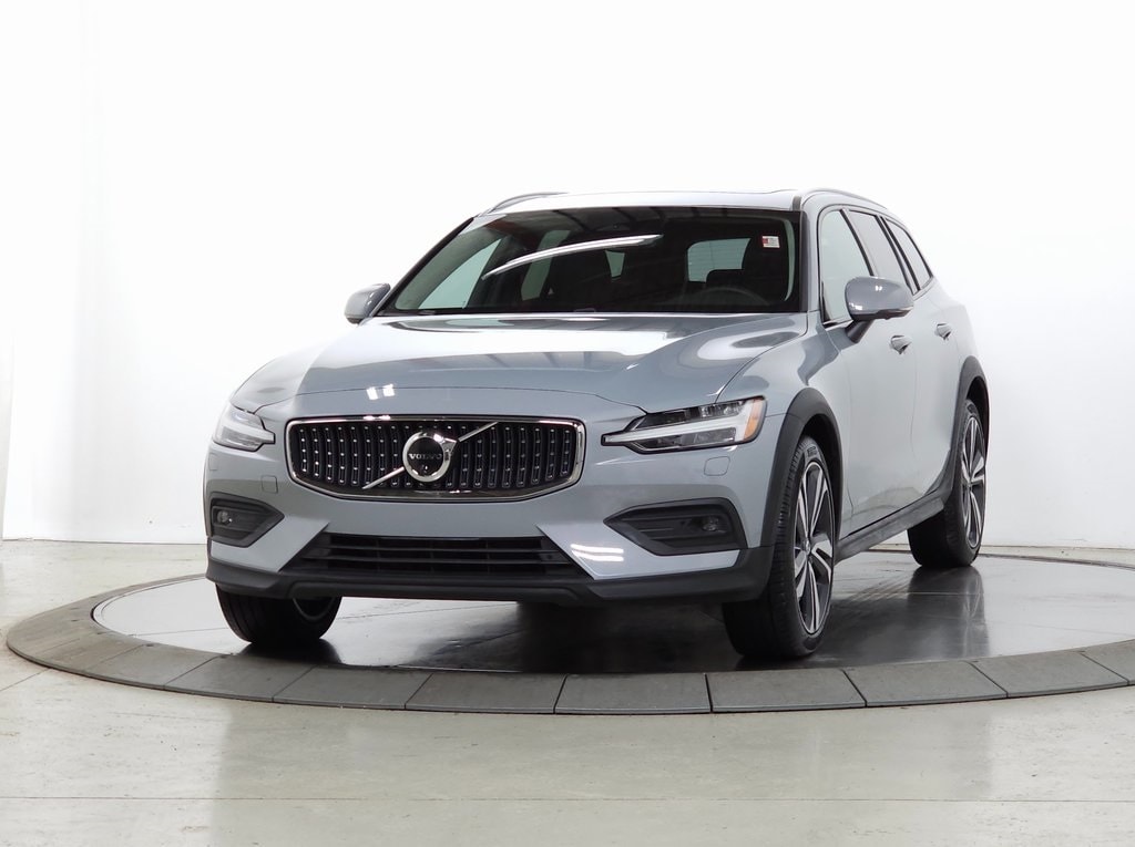 Used 2025 Volvo V60 Cross Country B5 Plus Wagon