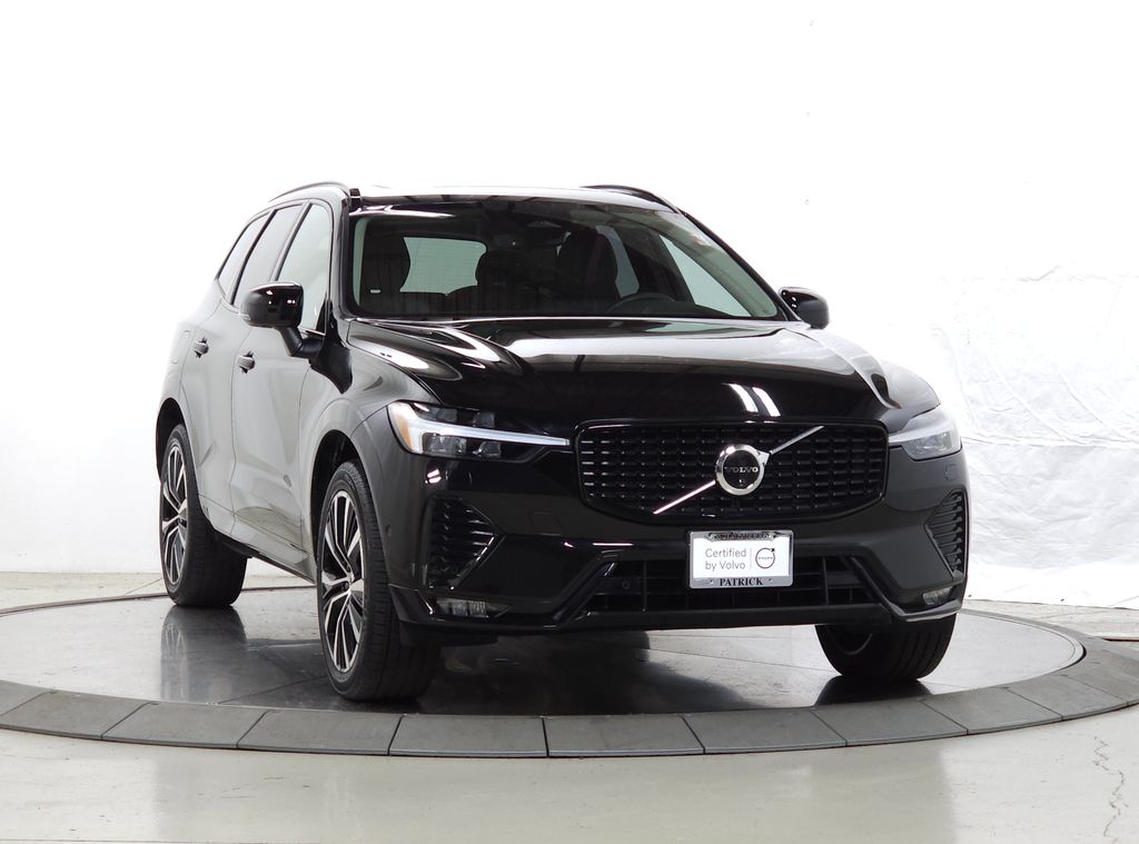 2025 Volvo XC60 B5 Plus Dark AWD's photo