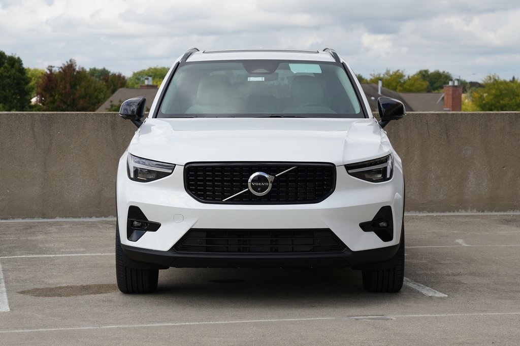Used 2026 Volvo XC40 B5 Plus SUV