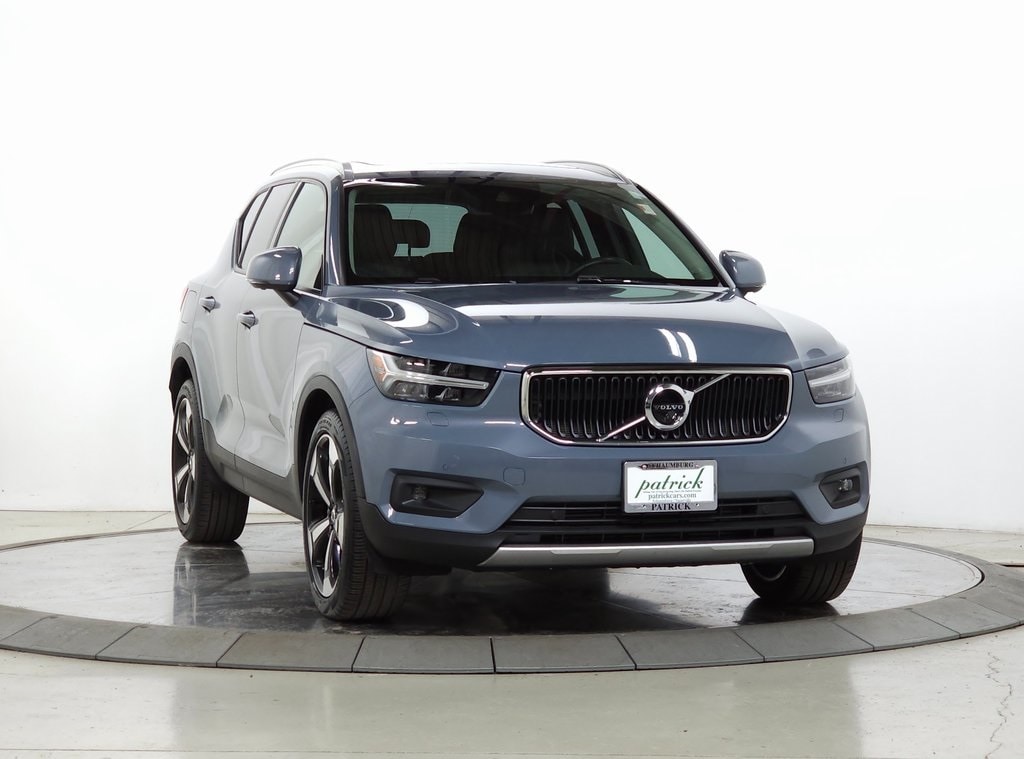 2020 Volvo XC40 Momentum's photo