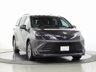 Used 2023 Toyota Sienna XLE Van Passenger Van for sale near Chicago, Illinois