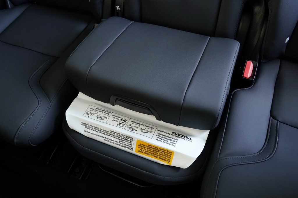 2026 Volvo XC90 Plus - Photo 25