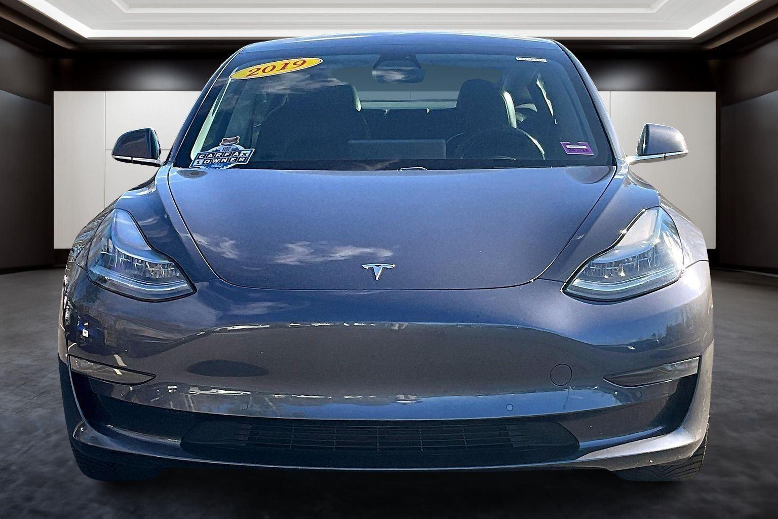 2019 Tesla Model 3 Long Range photo 3