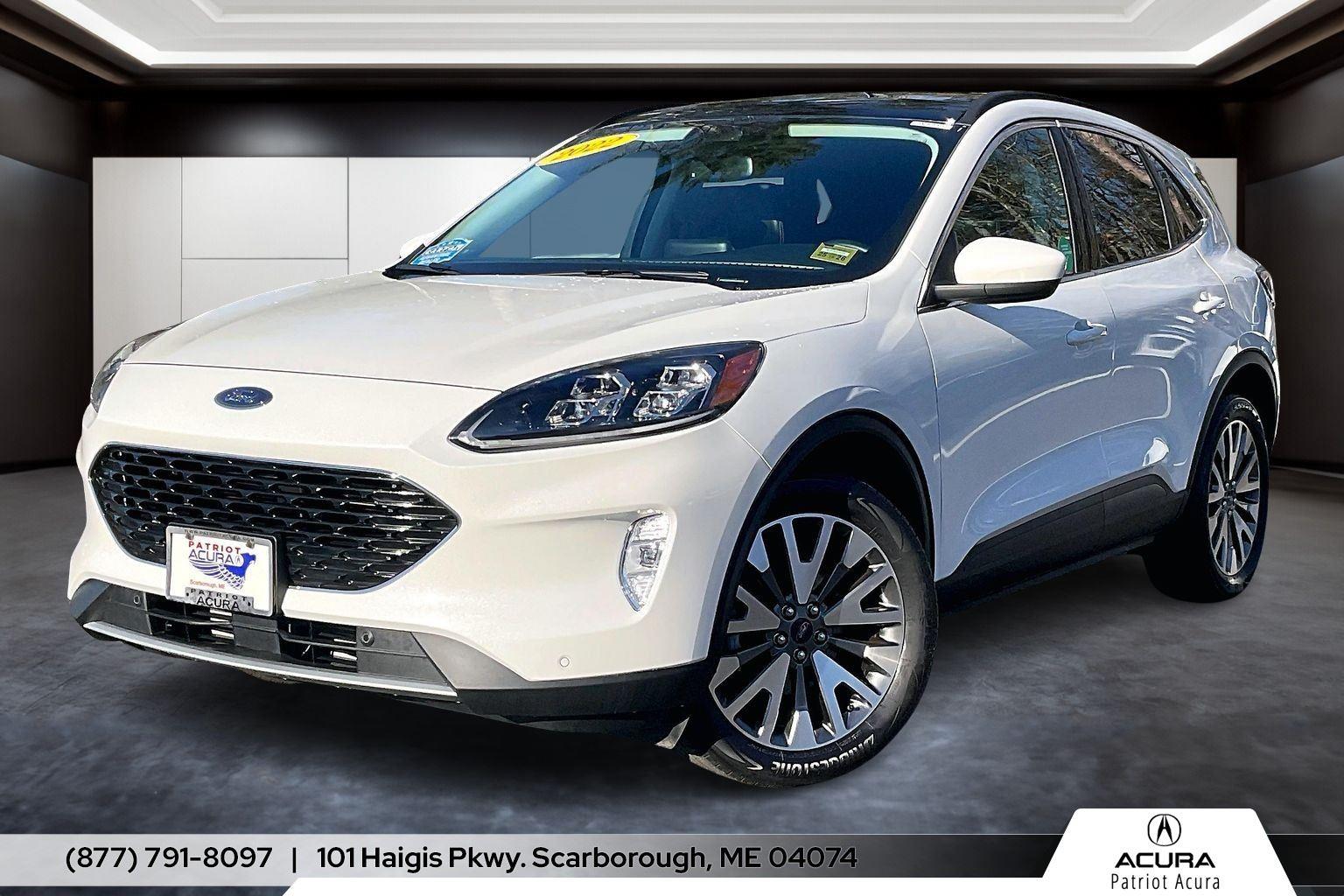 2022 Ford Escape Titanium's photo