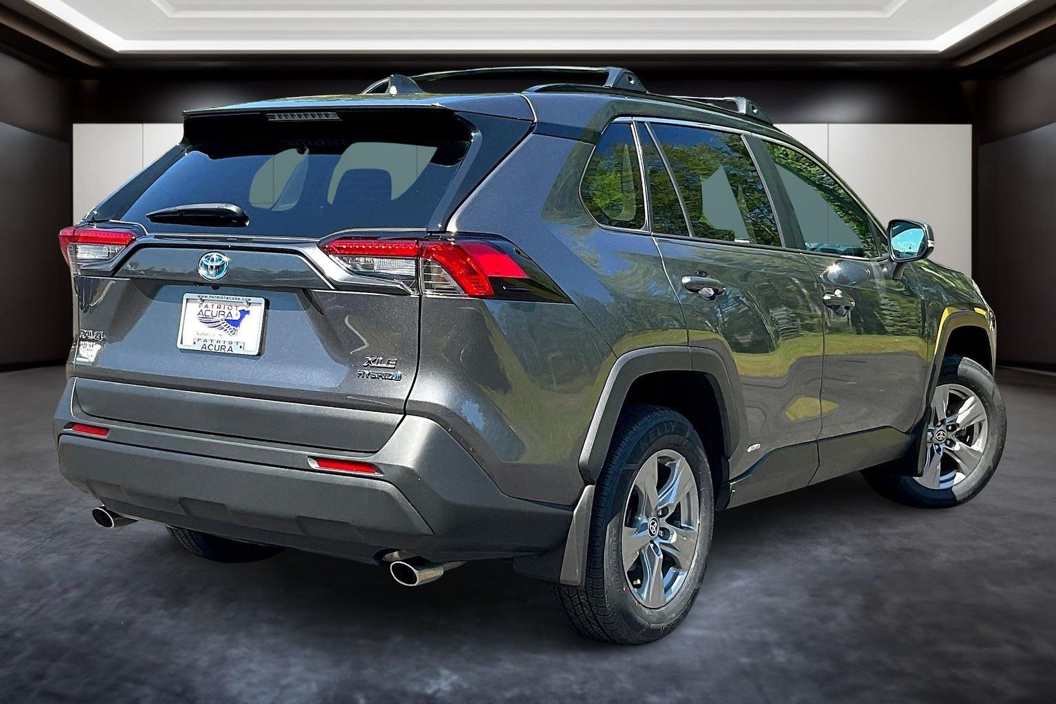 Used 2022 Toyota RAV4 XLE with VIN 4T3RWRFV8NU071639 for sale in Kansas City