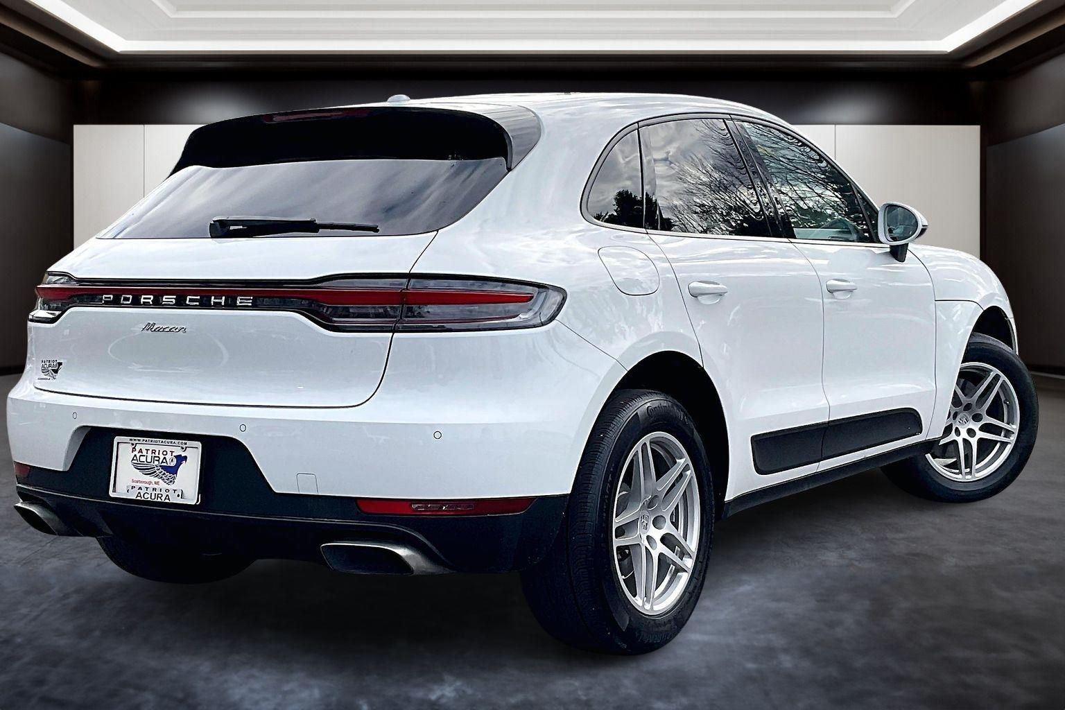 2020 Porsche Macan Base photo 2