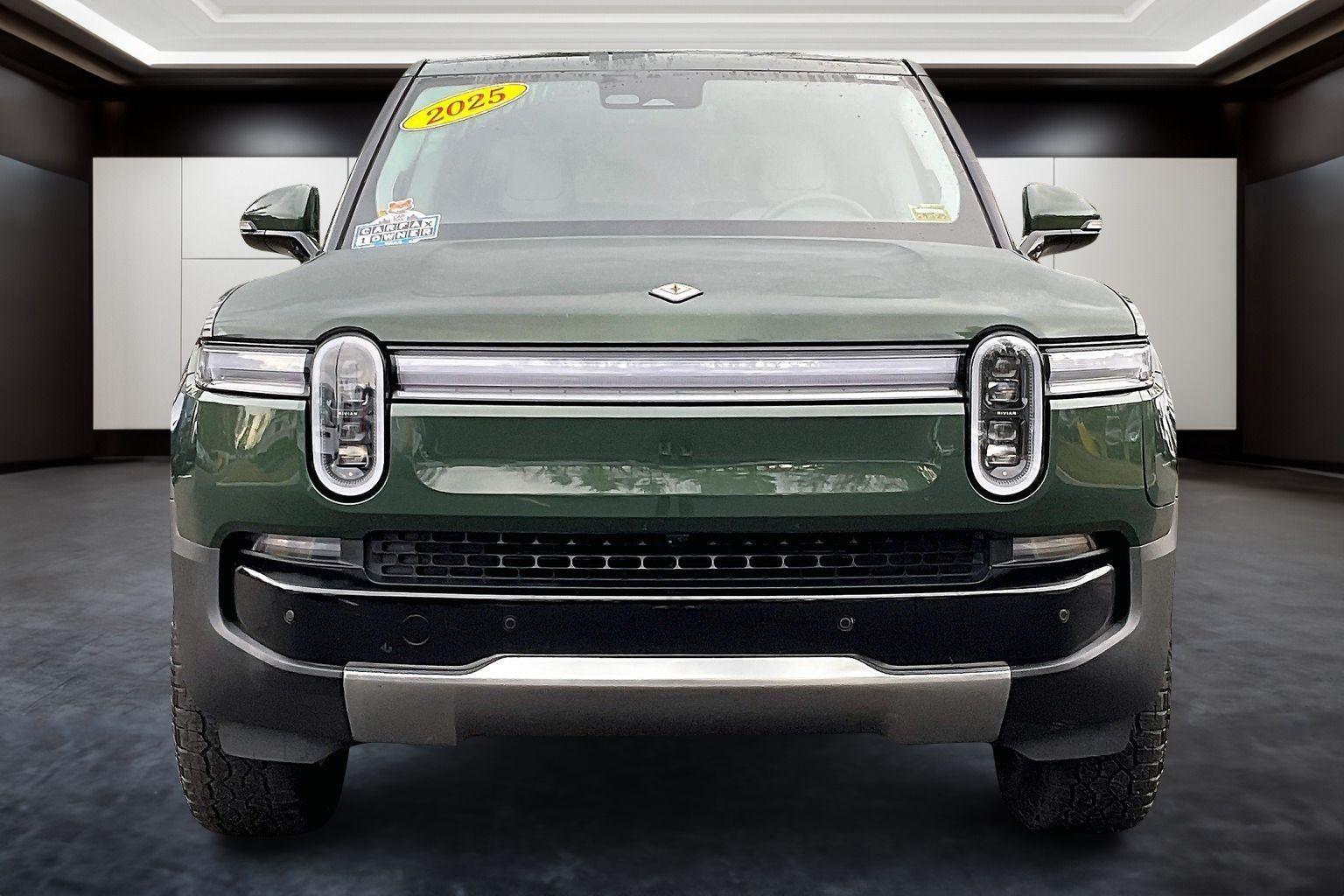 2025 Rivian R1T Adventure photo 3