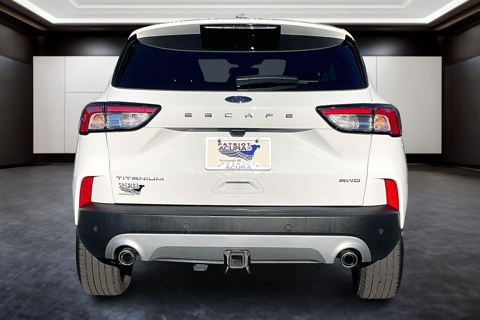 2022 Ford Escape Titanium photo 4