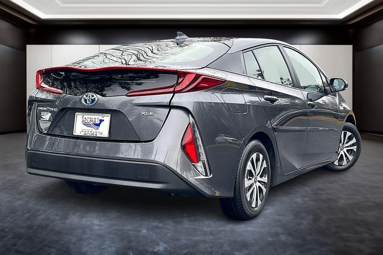 2022 Toyota Prius Prime XLE photo 2