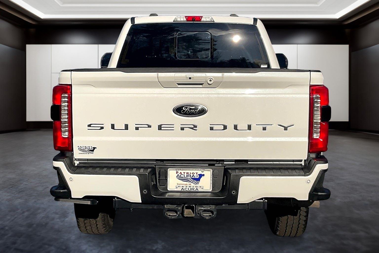 2023 Ford F-350 Lariat photo 4
