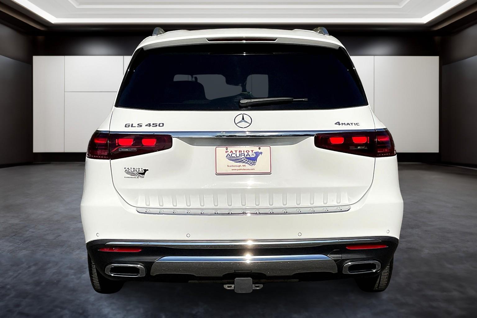 2024 Mercedes Benz GLS 450 4MATIC photo 4