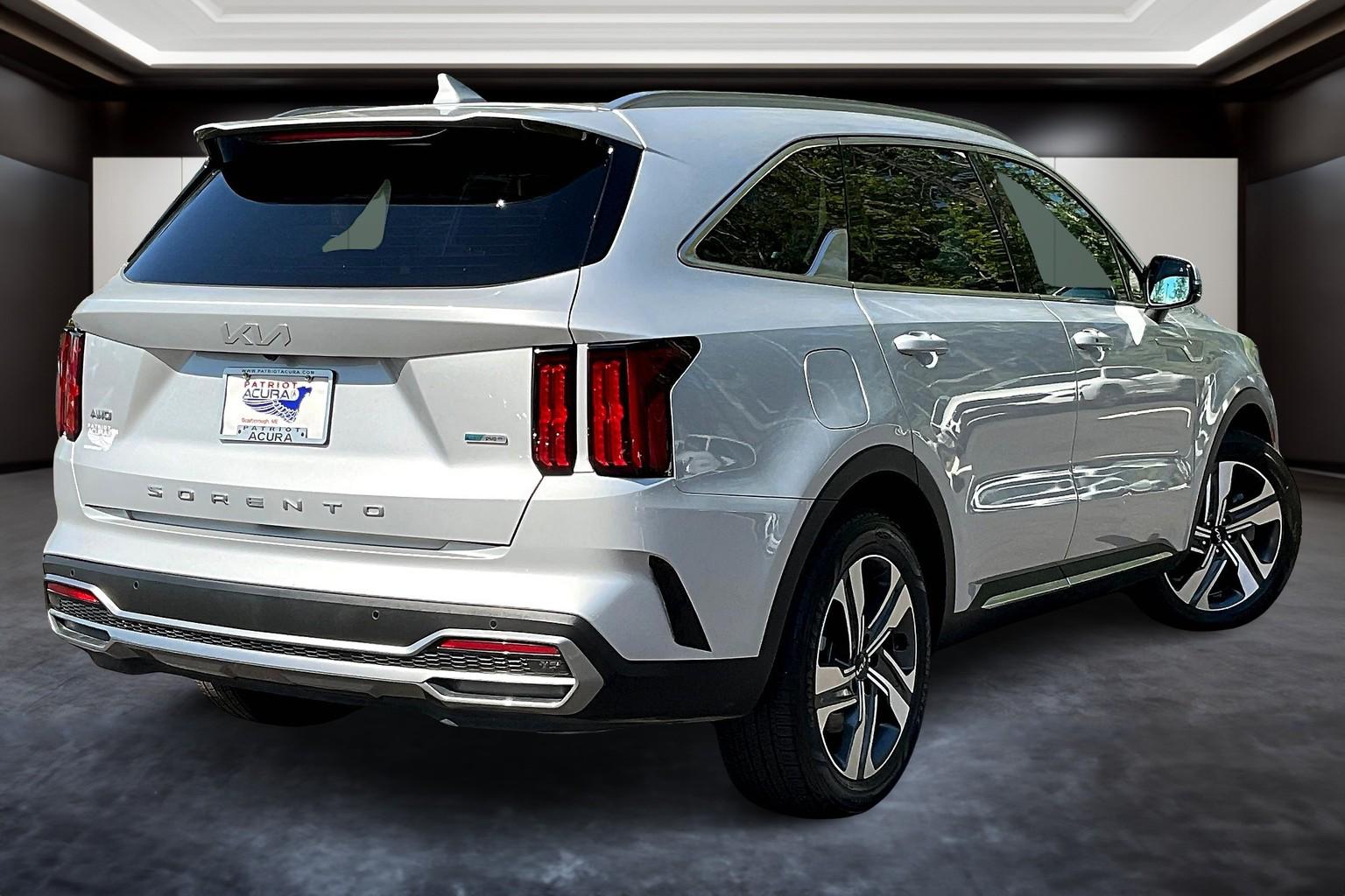 2022 Kia Sorento Plug-In Hybrid SX photo 2